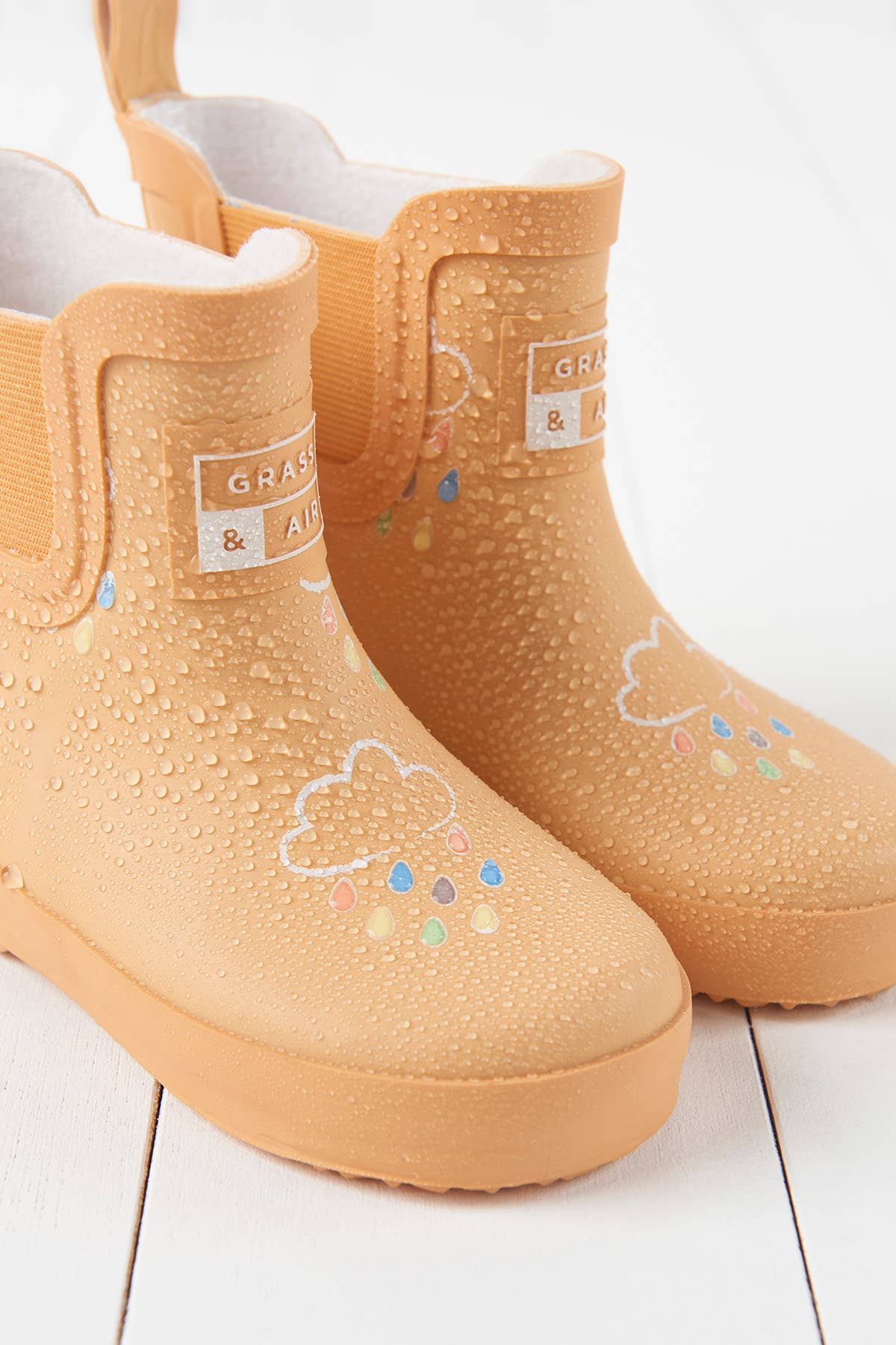 Grass & Air - Peach Short Color-Changing Kids Wellies